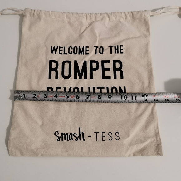 4 Drawstring Canvas Smash & Tess Bags - Picture 3 of 6